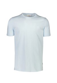 Jasnoniebieska koszulka z krótkim rękawem i okrągłym dekoltem, wykonana z miękkiej bawełny. Posiada metkę na bocznym szwie oraz gładką, jednolitą fakturę.