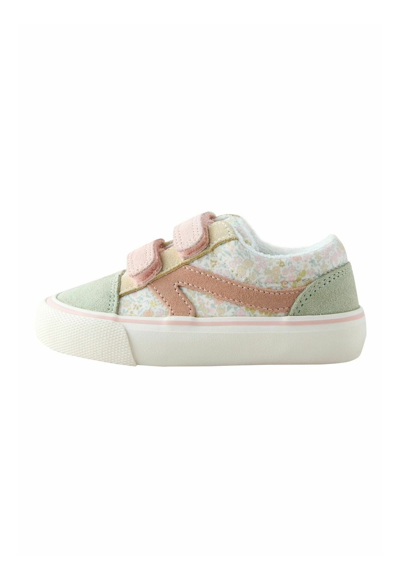 Next STANDARD FIT (F) FIT - TOUCH FASTENING TRAINERS FIT (F ...