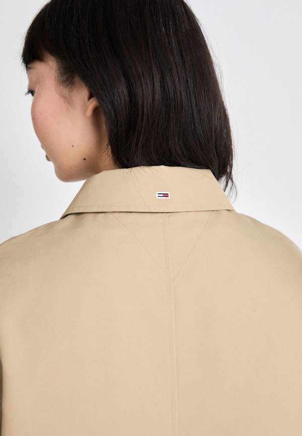 Trenchcoat - pale khaki2