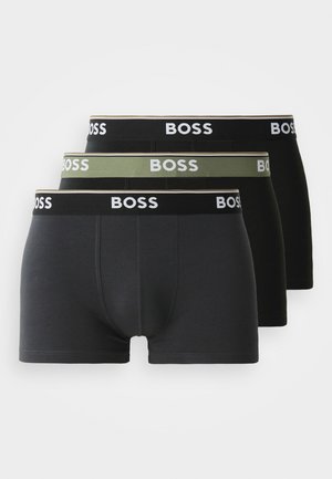 Három pár boxer alsónadrág sötétszürke, olívazöld és fekete színben, elasztikus derékpánttal, amelyen fehér "BOSS" felirat található.
