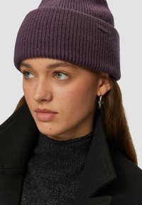 QS WEICHE - Muts - aubergine