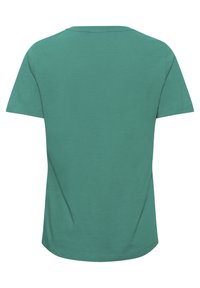 Tílko s krátkým rukávem v barvě teal, vyrobené z měkké tkaniny. Má kulatý výstřih a mírně zakřivený lem na spodní části. Žádné grafiky ani vzory.