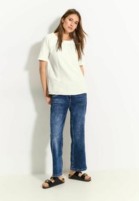 Cecil Camicetta - weiß