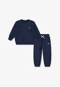 Ikke valgt, dress blues