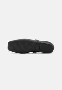 MICHAEL Michael Kors COLLETTE FLEX BALLET - Bailarinas con hebilla - black
