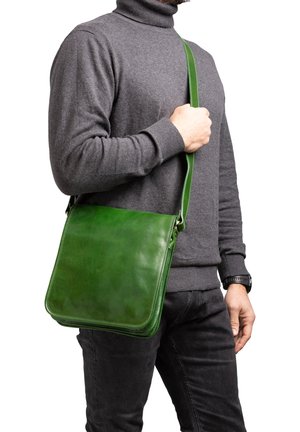 Chiara Ferretti, Schoudertas - green
