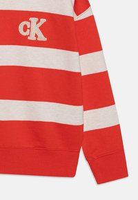 Calvin Klein Jeans STRIPED MODERN COMFORT UNISEX - Felpa - flaming chilly/oatmeal
