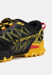 La Sportiva BUSHIDO III - Bėgimo bateliai, skirti nelygiam paviršiui - black/yellow