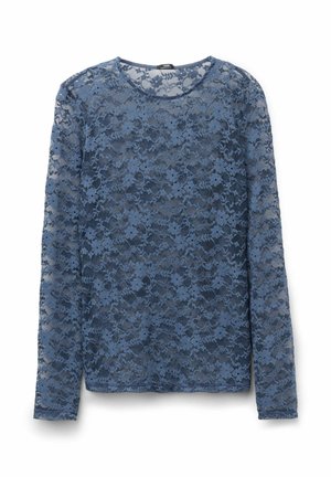 Bluse aus blauem Spitzenstoff mit langen Ärmeln, die mit floralen Mustern verziert ist, runder Ausschnitt und halbtransparentem Material. Weiches und leichtes Gewebe.