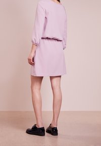 Emporio Armani Vardagsklänning - purple