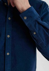Anerkjendt LEIF SOLID - Overhemd - sky captain