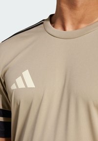 adidas Performance SQUADRA25 SHORT SLEEVE - T-shirt de sport - blanch cargo black warm vanilla