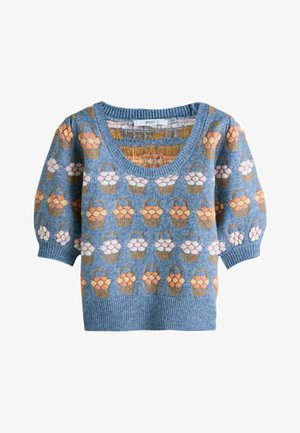 Blauer gestrickter Pullover mit kurzen Puffärmeln, der ein wiederholtes Muster von Körben mit bunten Eiern in Orange- und Pinktönen zeigt.