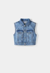 Střižená modrá denimová vesta s límečkem, dvěma předními kapsami a stříbrnými prvky. Texturovaná tkanina s viditelnými švy.