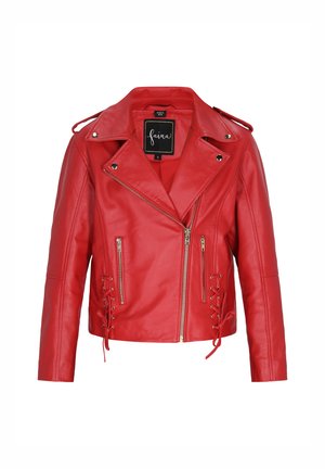 Punainen nahkainen moottoripyörätakki, jossa on lovilaka, vetoketjulliset taskut ja sivusitomisdetails. Varustettu metallisilla osilla ja sileällä pinnalla.