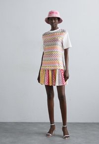 Missoni Klobuk - pink
