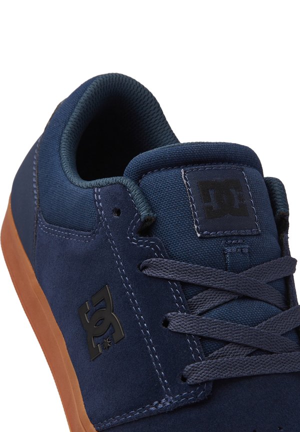 CRISIS 2 - Training shoe3