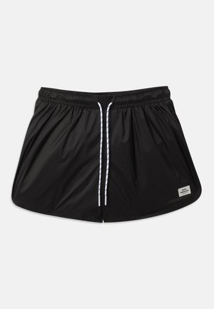 Mads Nørgaard, LIGHT POPPA - Short - black