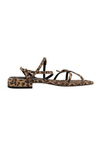 Sandalias planas con estampado de leopardo que presentan una puntera cuadrada, tiras delgadas y un tacón bajo tipo bloque. El material parece suave con un acabado texturizado.