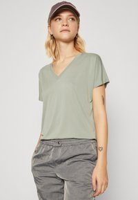 MSCH Copenhagen FENYA V NECK TEE - Tricou basic - green milieu