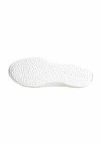 Sole di calzature bianche con motivo testurizzato. Bordo arrotondato e bordo scanalato per una migliore aderenza. Il materiale appare gommoso e flessibile.