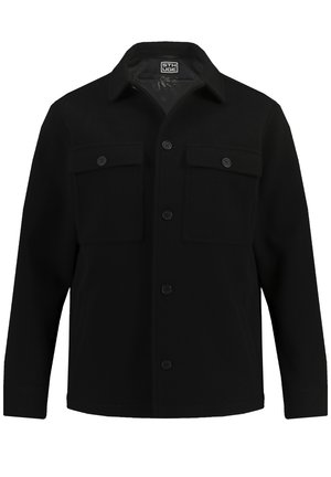 Schwarze Hemdjacke aus glattem Stoff, mit klassischem Kragen, zwei Brusttaschen und geradem Schnitt.