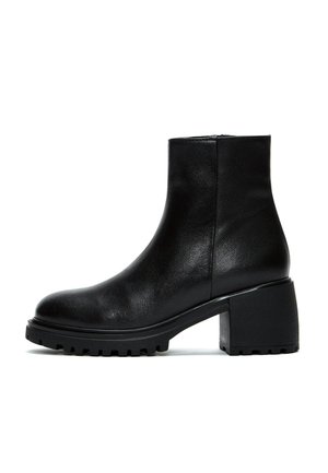 Enkellaarsjes met plateauzool - black