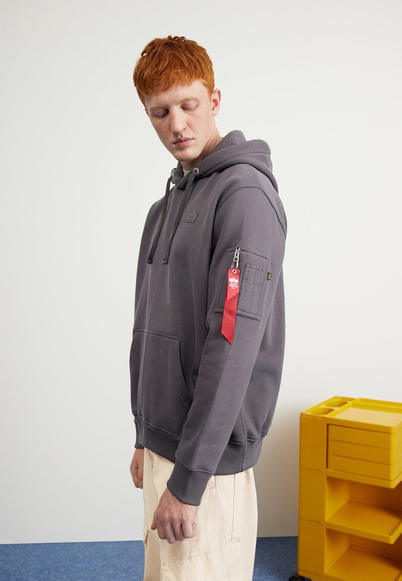 Alpha Industries XFIT LABEL HOODY Sudadera vintage grey/gris