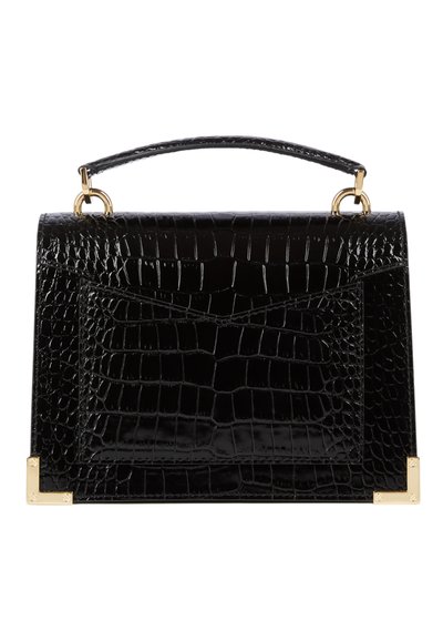 Borsa a tracolla in pelle nera stampata coccodrillo con un design strutturato, dettagli in tonalità oro e un manico corto. Presenta una tasca anteriore.
