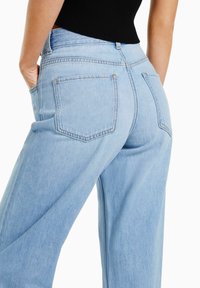 Bershka Relaxed fit jeans - light-blue denim