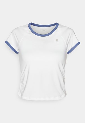 Fehér, rövid ujjú póló kék díszítéssel, testhez álló fazonnal és behúzott oldallal. Kicsi márkás logó a mellrészen.