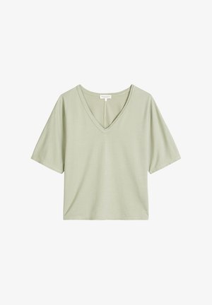 Lichtgroen T-shirt met korte mouwen en V-hals, met een relaxte pasvorm, afgebeeld op een witte achtergrond.