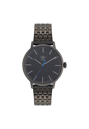 Montre noire avec un cadran rond, index d'heure en argent et aiguille des secondes bleue. Équipée d'un bracelet à maillons. Logo affiché sur le cadran.
