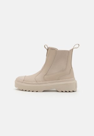 CHUCK TAYLOR ALL STAR LUGGED CHELSEA BOOT UNISEX - Korte laarzen - papyrus