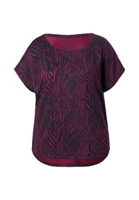 Top de mujer de manga corta con cuello redondo y un patrón de cebra en tonos púrpura oscuro y negro sobre una tela ligera.