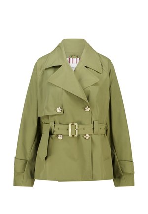 Manteau trench vert olive à double boutonnage, grand col, taille ceinturée et boutons dorés. Texture lisse et forme structurée.