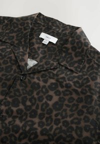 Thumbnail Image 3