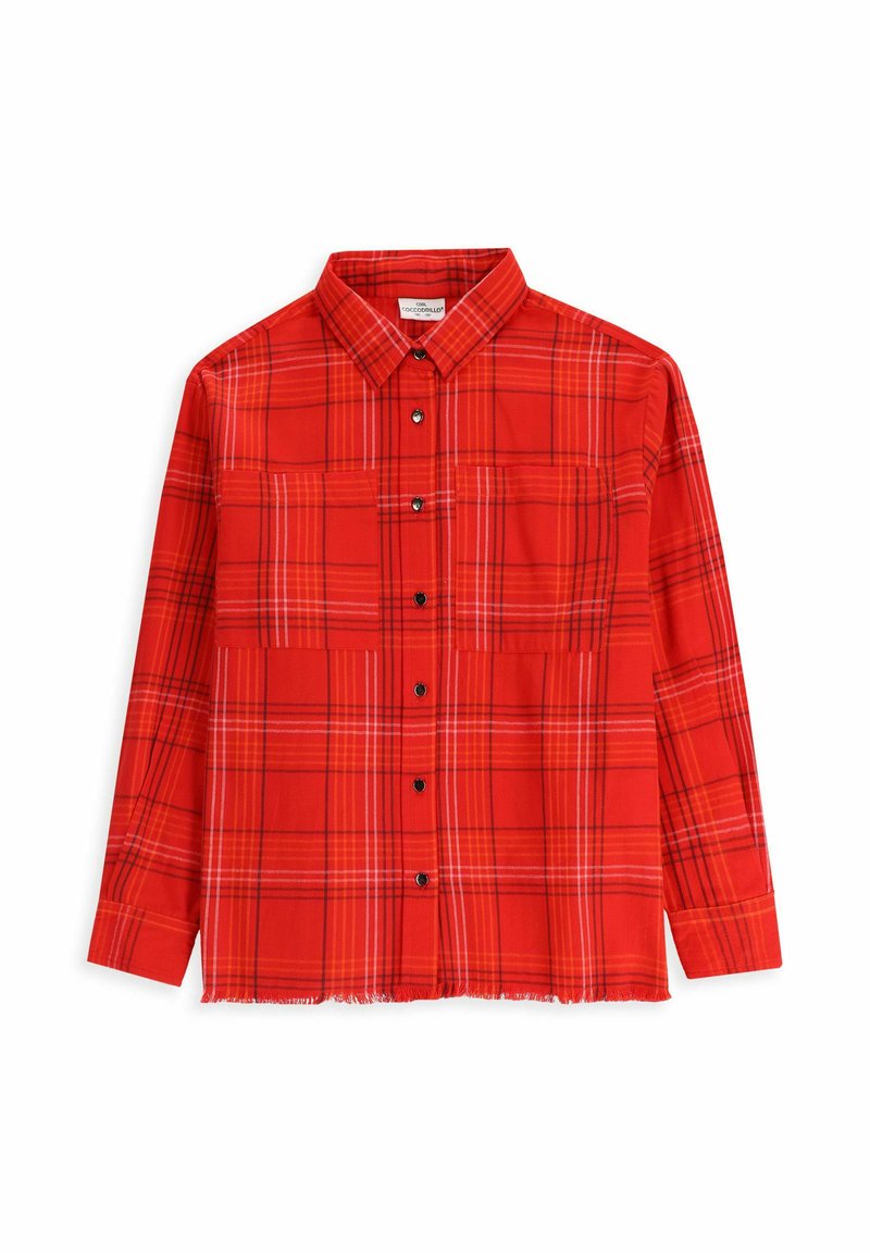 Czerwona koszula w kratę z kołnierzykiem, zapinana na guziki, z dwiema kieszeniami na piersiach i długimi rękawami o postrzępionych brzegach. Wykonana z lekkiego materiału.