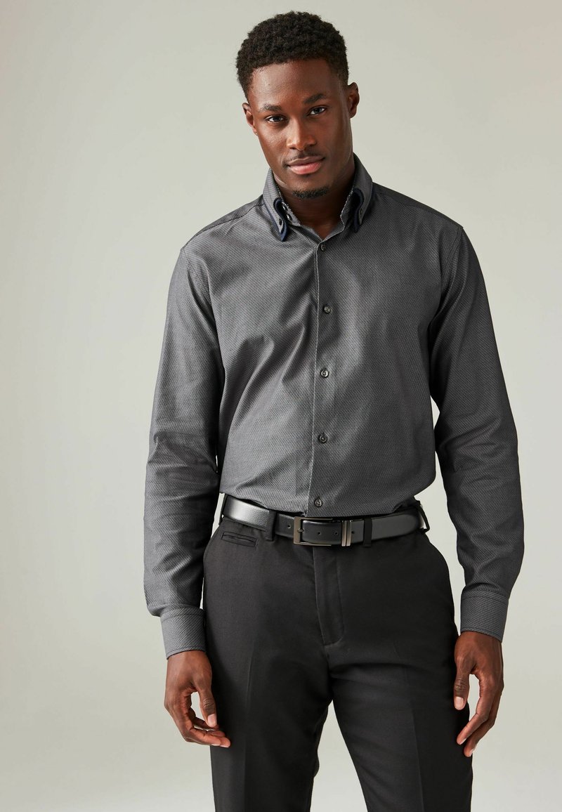 Next TEXTURED TRIMMED REGULAR FIT SINGLE CUFF - Camisa - grey double collar