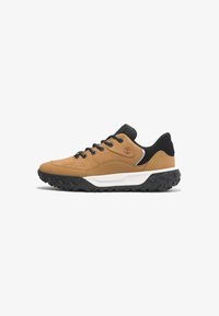 Selezionato, wheat nubuck w black