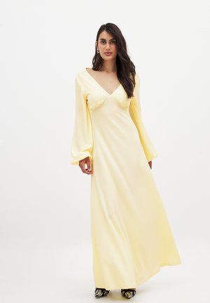 NA-KD BALLOON SLEEVE OPEN BACK - Maxi-jurk - light yellow