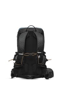 Svart ryggsäck med vadderat meshnät på baksidan, justerbara axelremmar och flera fack. Har reflekterande detaljer och en texturerad design.