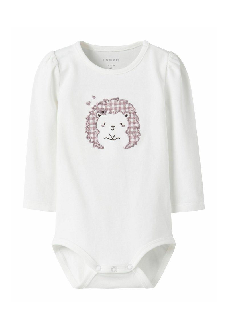 Weißes Baby-Bodysuit mit langen Ärmeln, ausgestattet mit einem genähten lila karierten Igel-Design auf der Vorderseite und Druckknöpfen am unteren Ende.