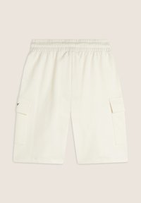 Shorts cargo crème clair avec une taille élastique, deux poches latérales et un design minimaliste. Tissu doux avec une texture lisse.