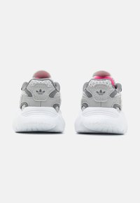 Thumbnail Image 3