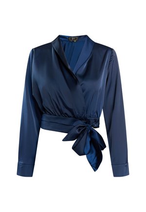 Mørkeblå satin indpakningsbluse med lange ærmer, V-udskæring og snøre detaljer i taljen. Glat tekstur og tætsiddende silhuet.