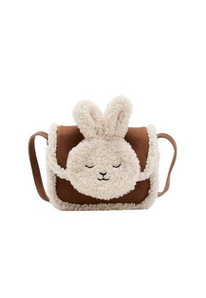 Sac de crossbody en faux suède marron, présentant un visage de lapin blanc duveteux avec les yeux fermés, des oreilles texturées et une finition douce et pelucheuse.