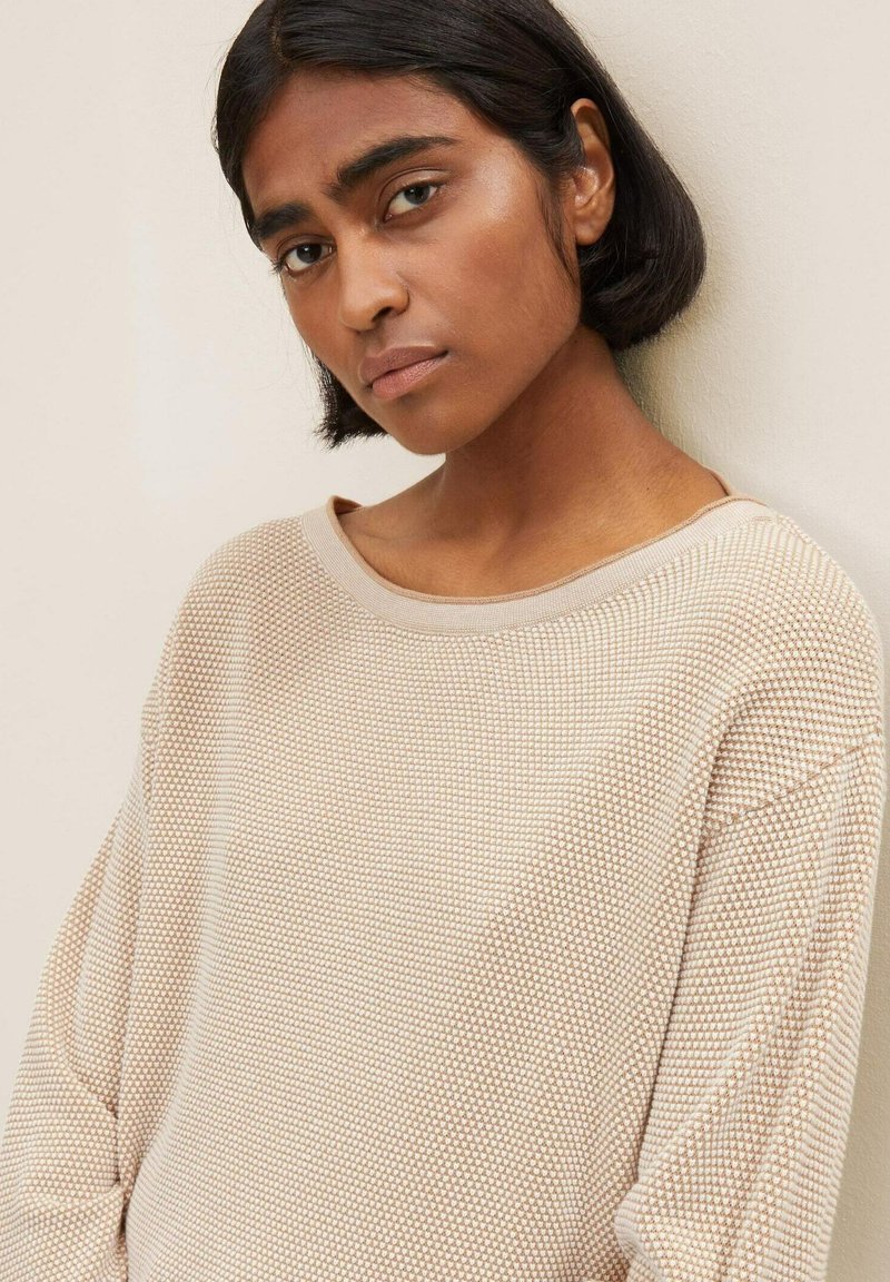 Pull-over En Tricot Avec Structure Pour Femmes En Beige