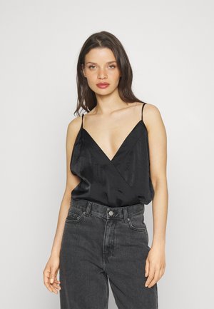 Anna Field Petite Topper - black