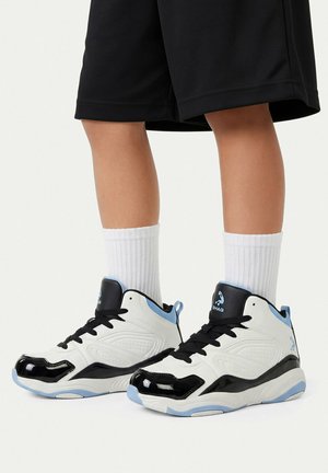 Shaq, SHAQ BASKETBALL SHOES BOY WHITE 5907964135357 - Sneakers high - white
